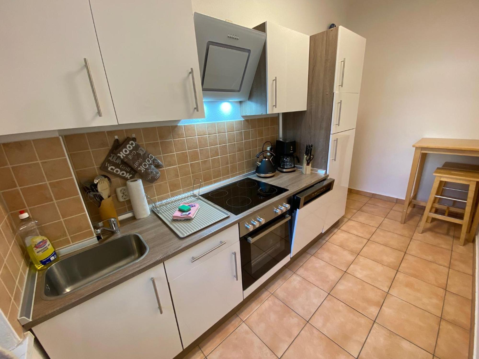 Zur Schleuse - Ferienwohnung Bis 6 Personen Mit Gem Garten Rostock Bagian luar foto