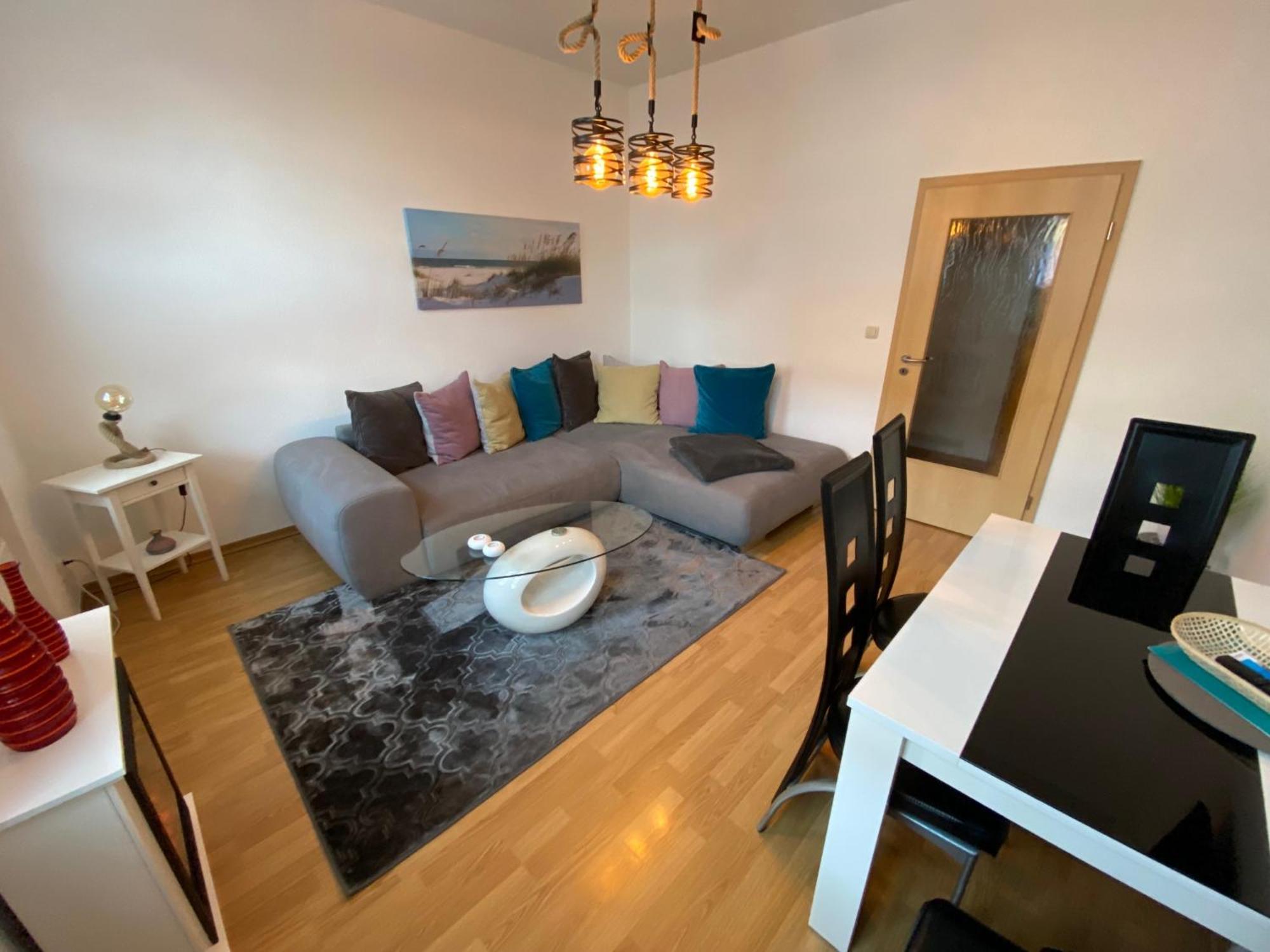 Zur Schleuse - Ferienwohnung Bis 6 Personen Mit Gem Garten Rostock Bagian luar foto